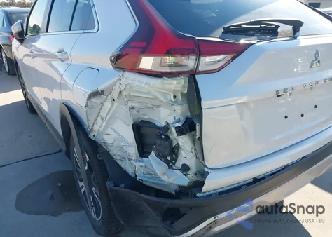 2024 Mitsubishi Eclipse Cross Se S-Awc/Sel S-Awc z USA, uszkodzony, nr VIN JA4ATWAAXRZ023925